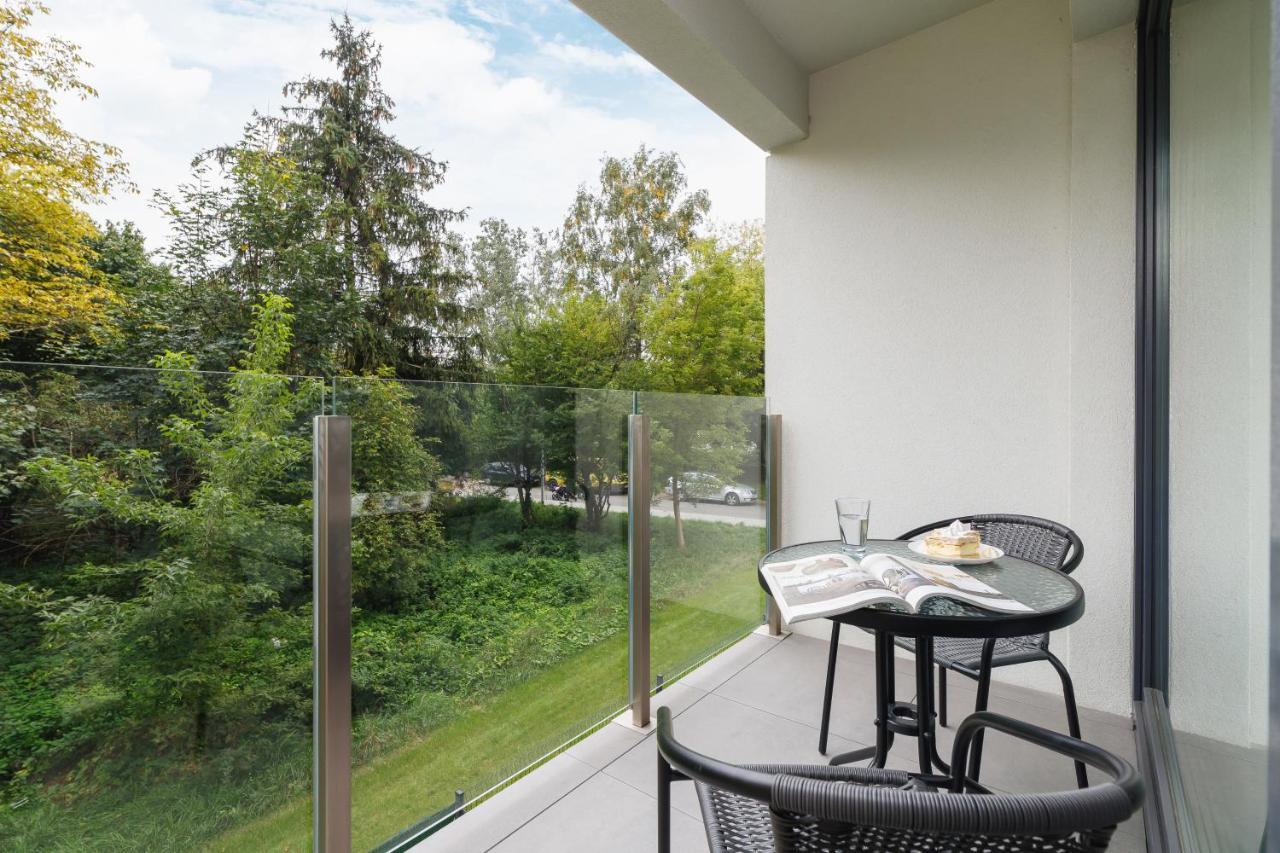 W Parku Lotnikow Apartments Tauron Arena By Noclegi Renters Красков Екстериор снимка