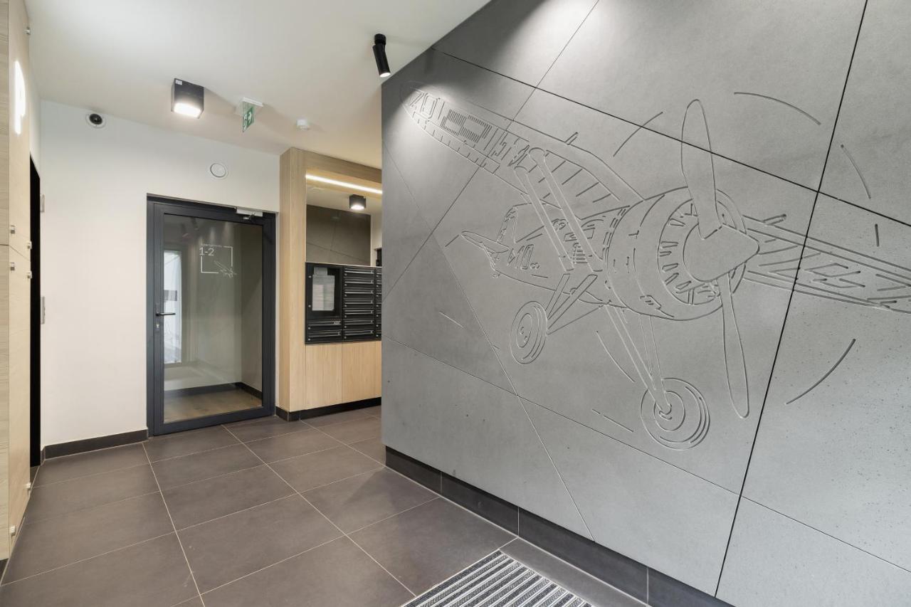 W Parku Lotnikow Apartments Tauron Arena By Noclegi Renters Красков Екстериор снимка